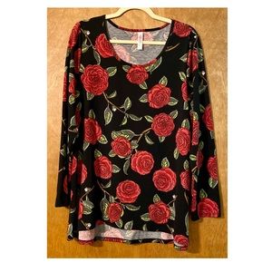 LuLaRoe Lynnae Longsleeve Top